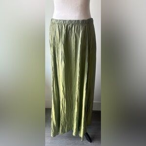 NWOT Lee Anderson Pleated Crinkle Maxi Shinny Iridescent Green Skirt in Medium
